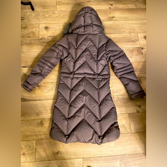 Isis Puffer Ski Jacket. Long. Removable fur hood trim. Flattering cut. Warm. - Picture 2 of 15